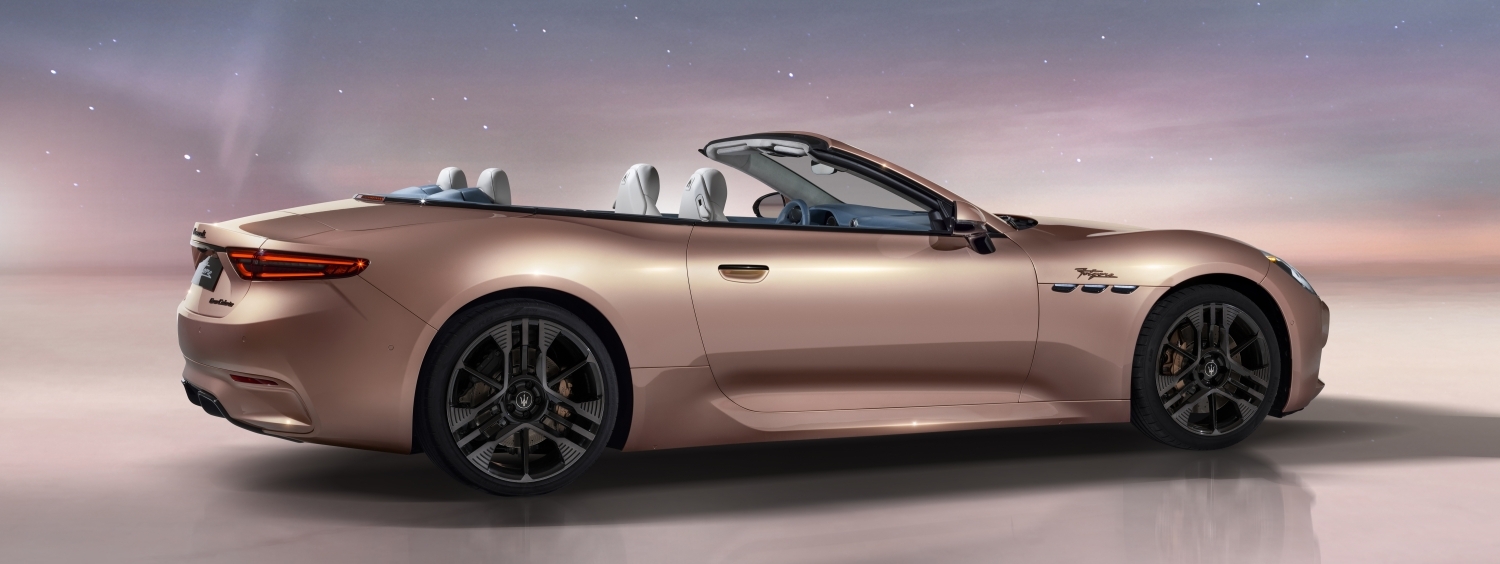Maserati GranCabrio Folgore: लग्जरी इलेक्ट्रिक का धांसू अनुभव! 4 Maserati GranCabrio Folgore with sleek bonnet and sealed grille.