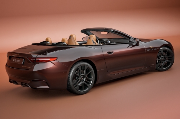 402-449 1/43 マセラティ Gran Cabrio Sport Social-cover-12.jpg